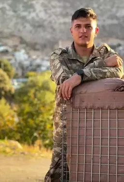 Sözleşmeli er akraba ziyaretine giderken kazada hayatını kaybetti