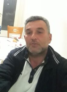 Devrilen traktörün altında kalan çiftçi hayatını kaybetti