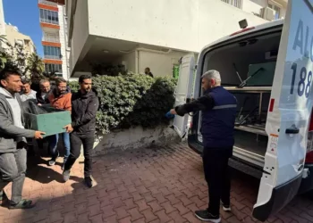 Gazeteci evinde ölü bulundu