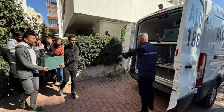 Gazeteci evinde ölü bulundu