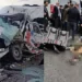 Kamyonla yolcu minibüsü çarpıştı; 6 ölü, 13 yaralı