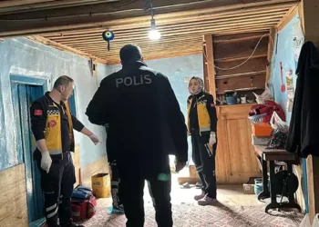 Eşi ve onunla gönül ilişkisi olanı öldürdü