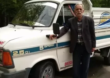Tıkanan rögarı açmak isterken içine düştü