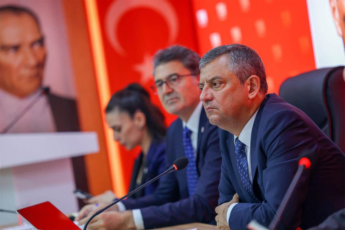 ozgur ozele isim soku yargitaydan yeni partiye 09db021c33 amp ozgur ozele isim soku yargitaydan yeni partiye 09db021c33 amp