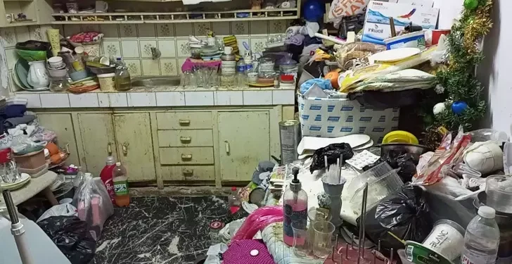 Evden 7 traktör römorku dolusu çöp çıktı