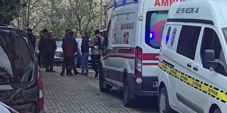 uskudarda aile faciasi anne ve babasini oldurup 19774508 5990 amp