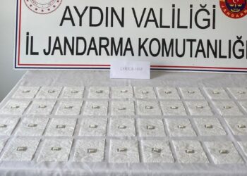 İncirliova’da durdurulan otomobilden uyuşturucu hap çıktı