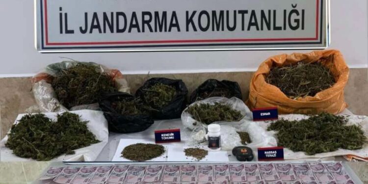 Evinden 6 kilogram uyuşturucu çıktı