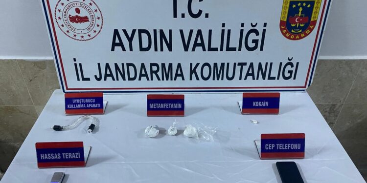 Takside uyuşturucuyla yakalanan kadın tutuklandı