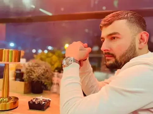 Tamir ettiği TIR rampasının altında kaldı