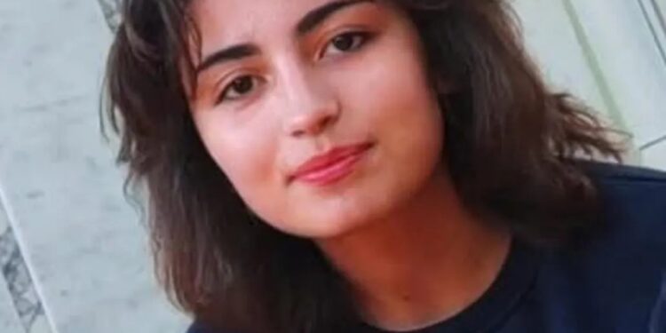 15 yaşındaki Cemre yaşamına son verdi