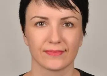 Öğretim üyesi balkondan atlayıp hayatına son verdi