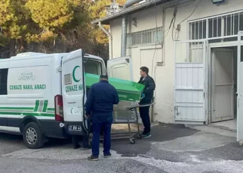 Tartıştığı kız kardeşlerini tabancayla vurdu