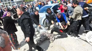 Manisa‘da, 30 yıl aradan sonra ilk defa şehir merkezinde gerçekleşen deve