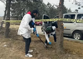 2 kuzen başlarından vurulmuş halde bulundu