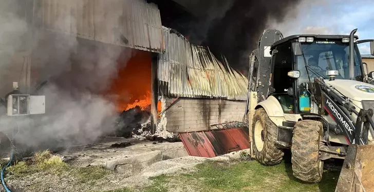 Aydın'da çadır imalatı yapılan iş yerinde yangın