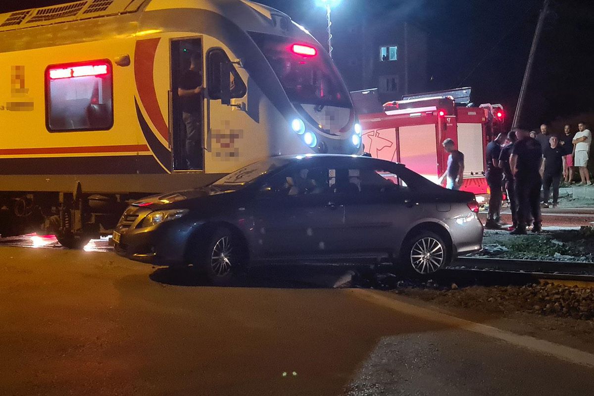 zonguldak ta yolcu treni otomobille carpisti 5 20216759 3147 amp zonguldak ta yolcu treni otomobille carpisti 5 20216759 3147 amp