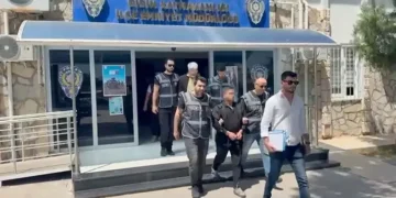 ‘Terör soruşturması' bahanesiyle evli çifti dolandırdılar